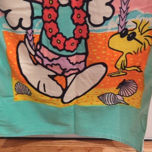 Snoopy Beach Towel with Palm Trees - Picture 4 of 7